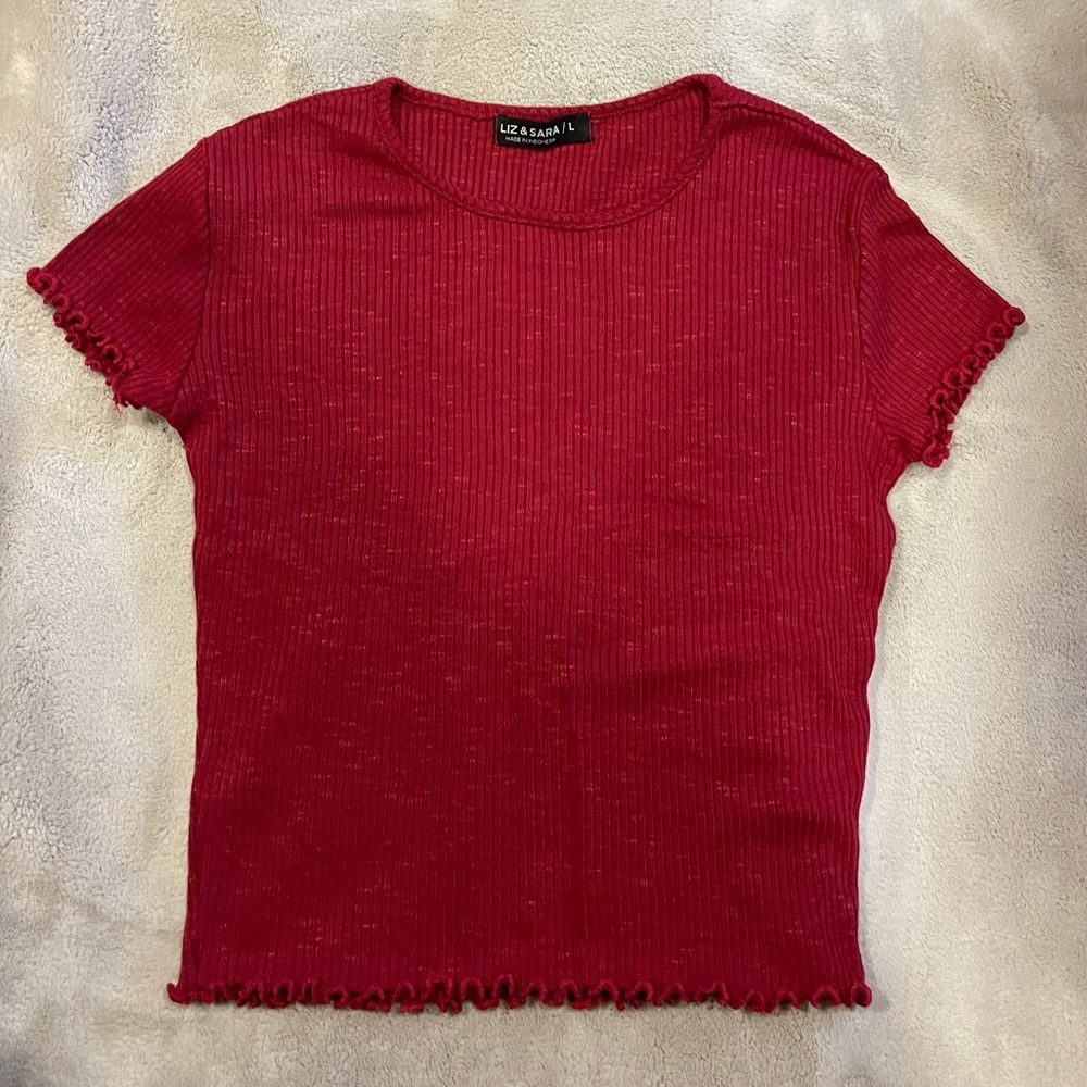 Red lettuce hem top